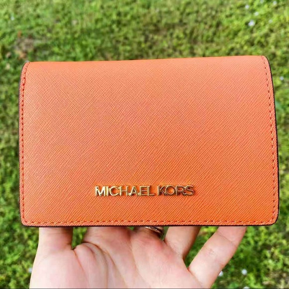 BUNDLE💞NWT Michael Kors Satchel & Wallet - Picture 3 of 14